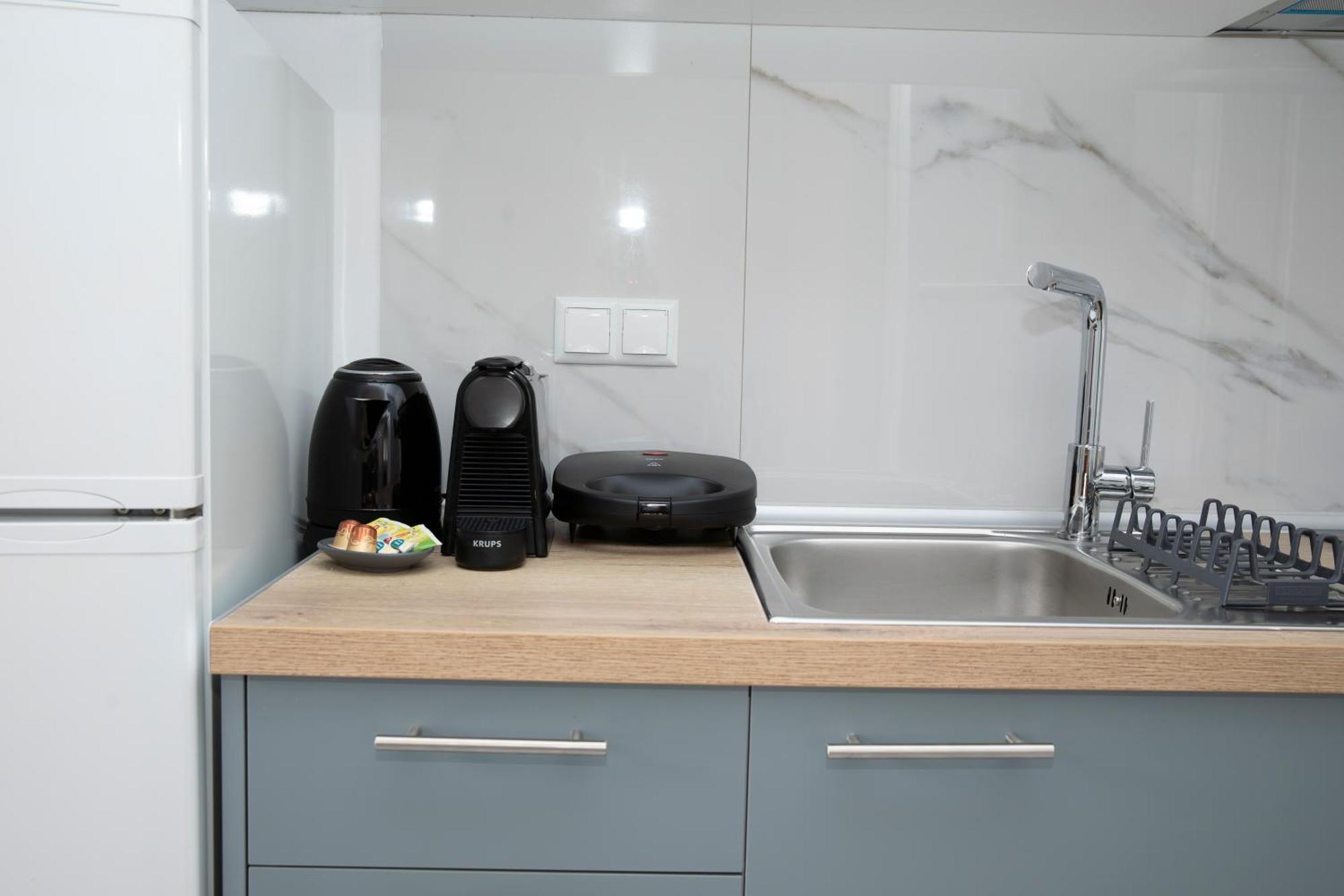 E&S Balaska Apartments كافالا المظهر الخارجي الصورة
