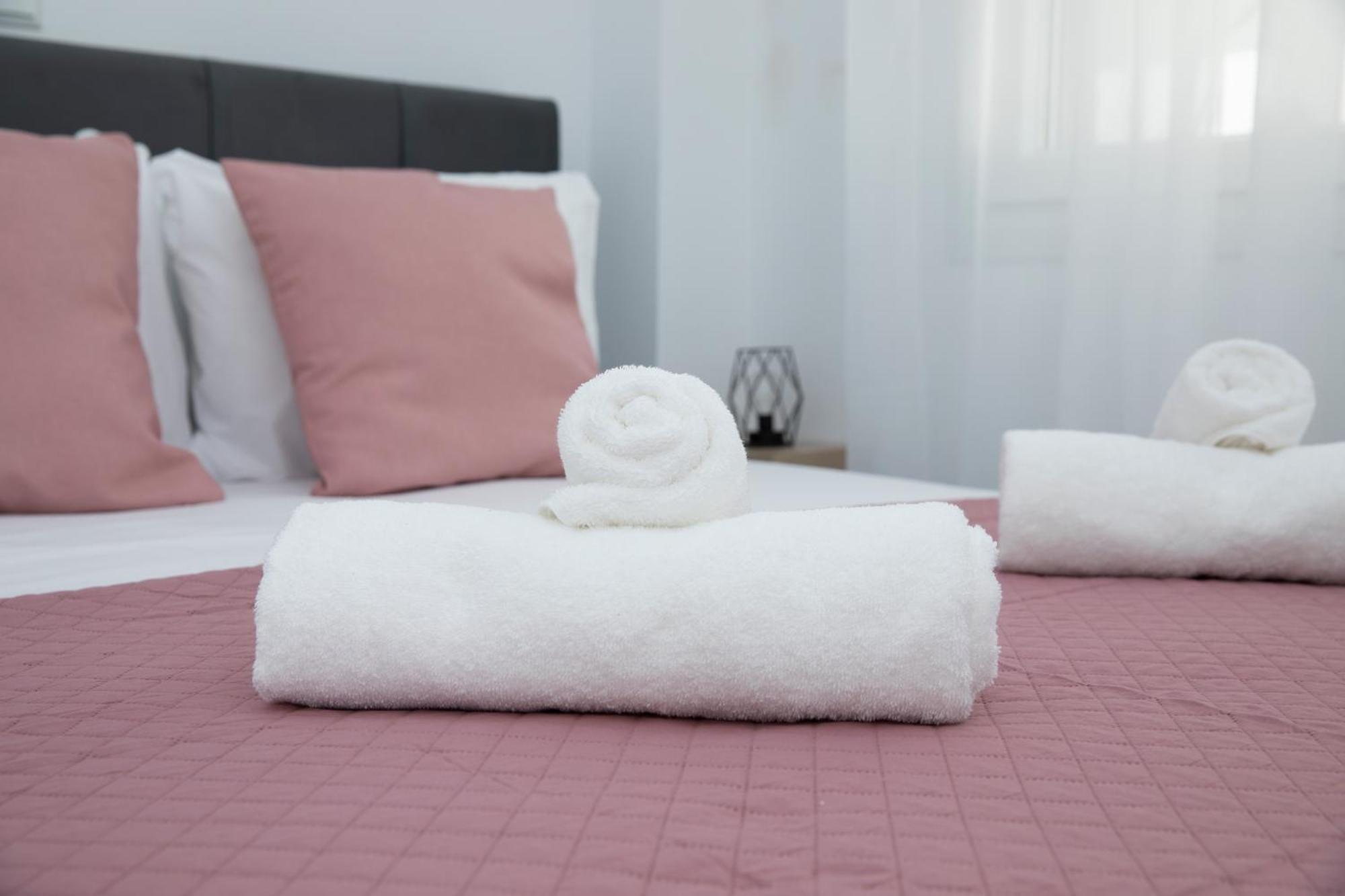 E&S Balaska Apartments كافالا المظهر الخارجي الصورة